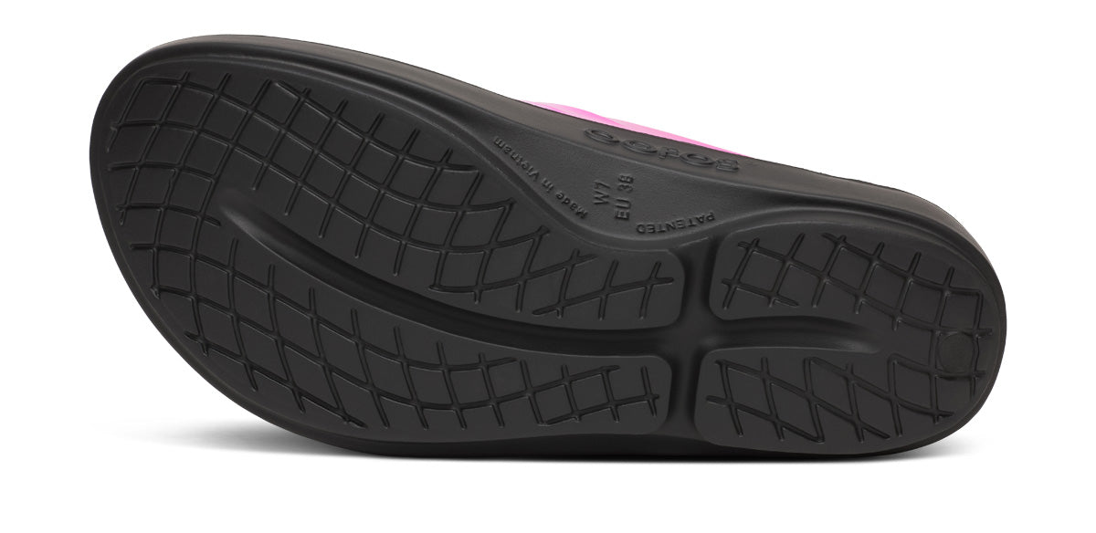 Women's OOlala Luxe Sandal - Frosted Fuchsia