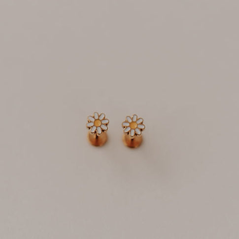 Carolina Daisy Flat Back Stud Earrings